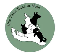 Une Patte Dans la Main