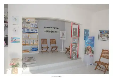 CLINIQUE VETERINAIRE DU GARDON - Rémi Bollier, Laure Lopez,, Solveig Astier, Marine Thouin Drs vétérinaires