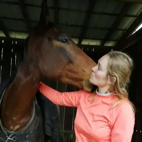 Ma'Veto - Docteure Marion Boidot - Vétérinaire Equin (chevaux, ânes, poneys)