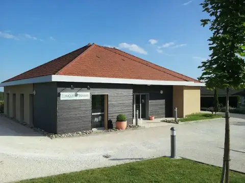 Veterinary Clinic Two Grapes