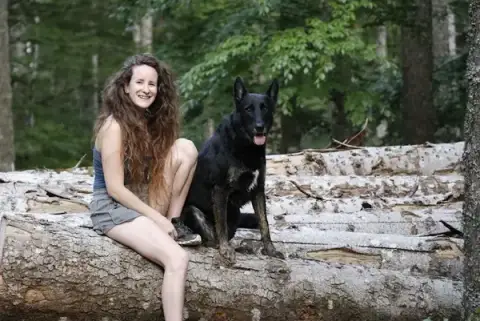 Code Knin - Educateur canin sur Montpellier à domicile