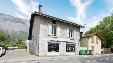 Veterinary Clinic 7 Laux