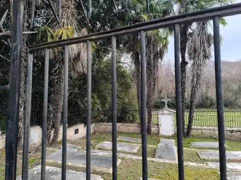 Cimetière des Coldstream Guards (Cimetière anglais)