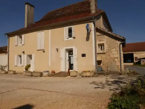 Launay Christine