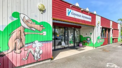 L'Occitane Veterinary Clinic