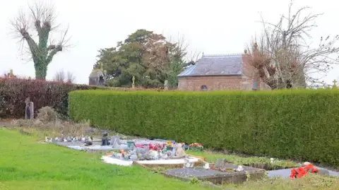 Cimetière animalier de Ferrières 80470