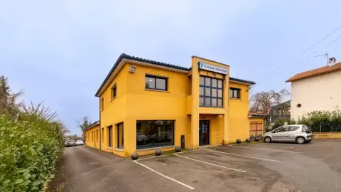 Veterinary Clinic Cross Pyrenees